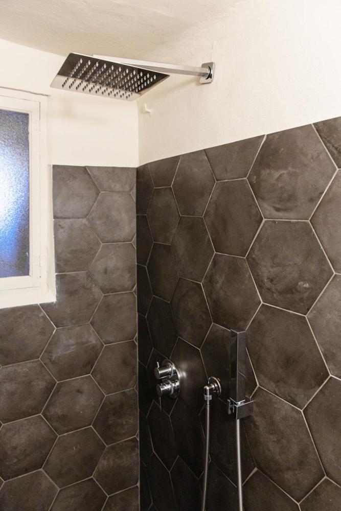Varenna Caffe Apartment ภายนอก รูปภาพ