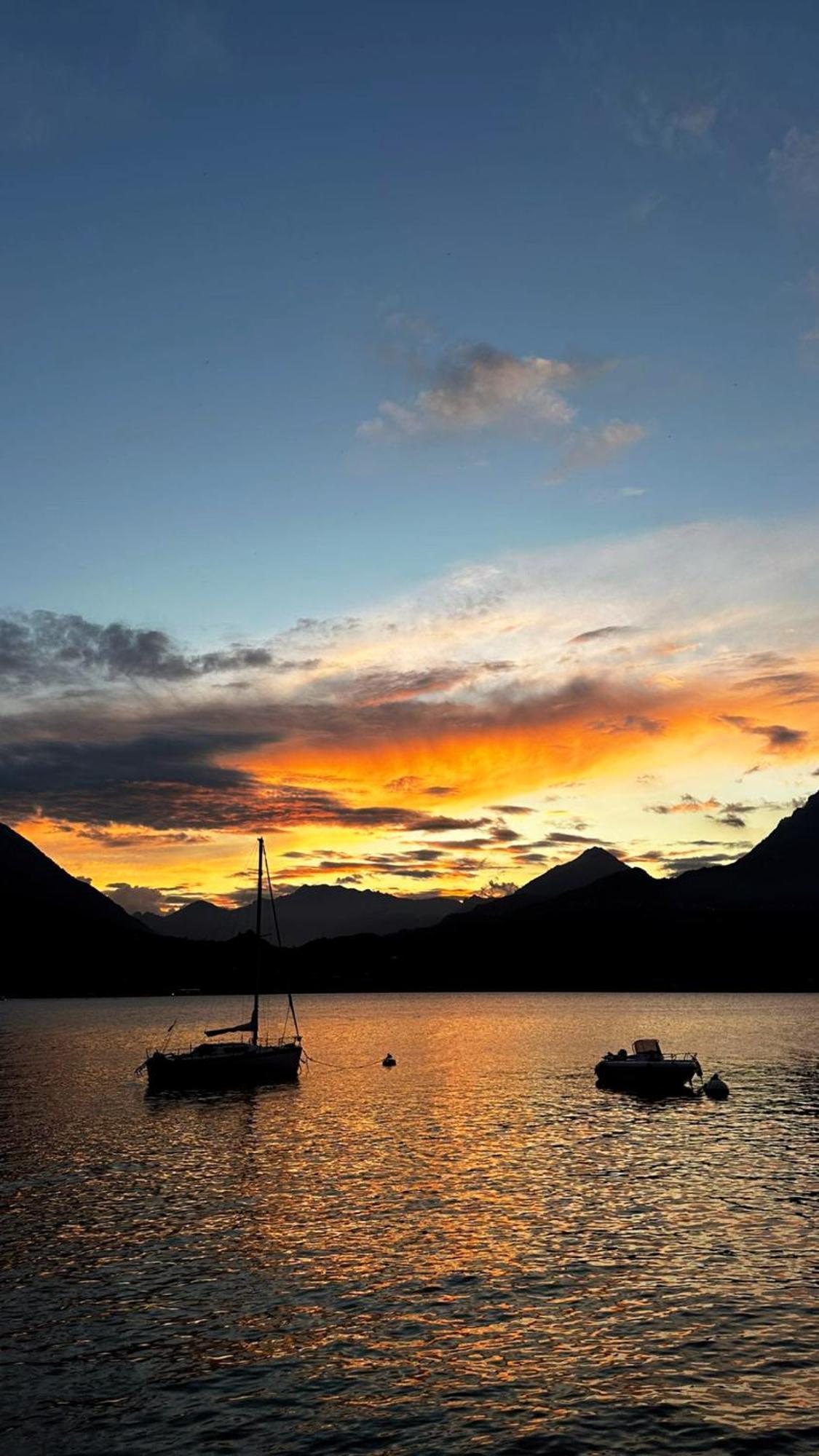 Varenna Caffe Apartment ภายนอก รูปภาพ